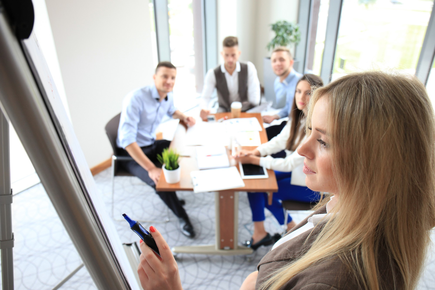 Estrategias para motivar a tus empleados a participar en cursos de inglés corporativo